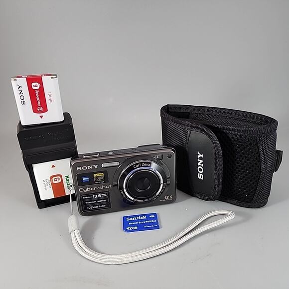Sony Cyber-Shot DSC-W300 13.6MP Digital Camera + Case, Charger, Card, Strap - Picture 1 of 9